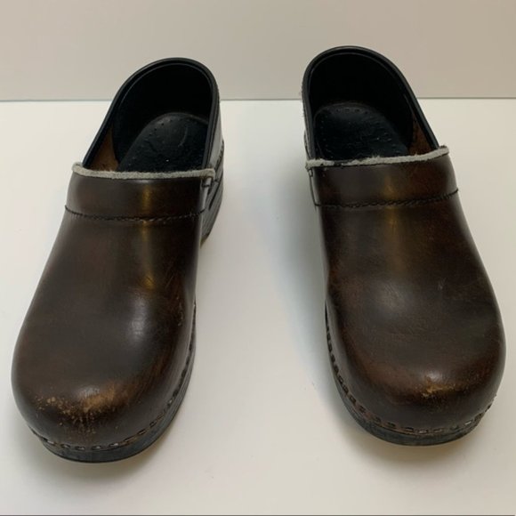 Dansko Brown Classic Clogs - Picture 4 of 8